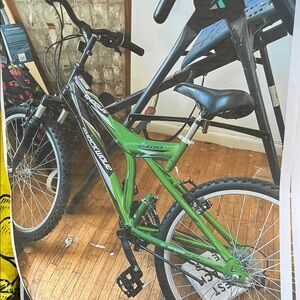 Green Rockwave 2400 Mountain Bike